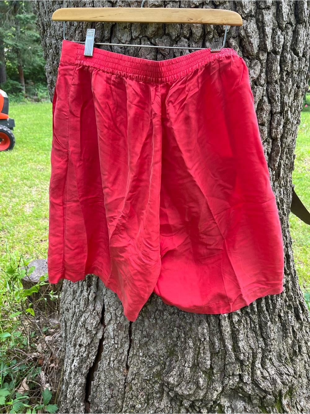 ⭐️Vintage Tie Rack Silk Shorts in size L - Picture 4 of 5